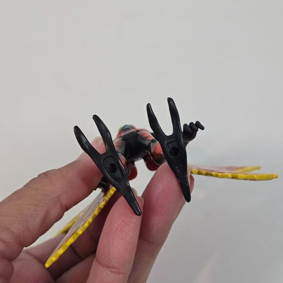 Bandai Ben 10 Red Ultimate Big Chill Action Figure Moving Wings Ultimate Alien - Picture 9 of 9